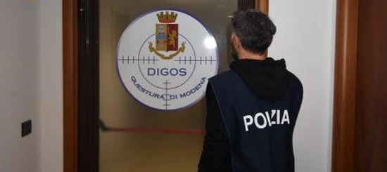 Modena: 20 arresti per estorsioni e caporalato