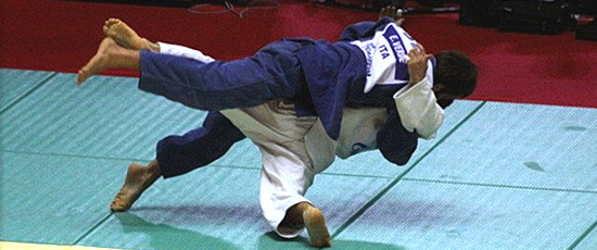 Il judoka delle Fiamme oro Elio Verde durante un combattimento