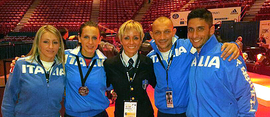 Selene Guglielmi, Sara Battaglia, Roberta Sodero, Ciro Massa e Gianluca Iovine ai mondiali di karate di Parigi