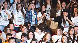 Studenti durante il concerto per la legalità