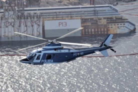 Elicottero di pattuglia all'isola del Giglio per recupero Concordia
