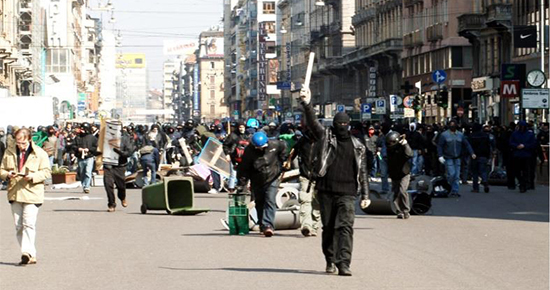 manifestazione violenta a milano