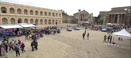 Polizia e studenti ricordano le vittime della Strada