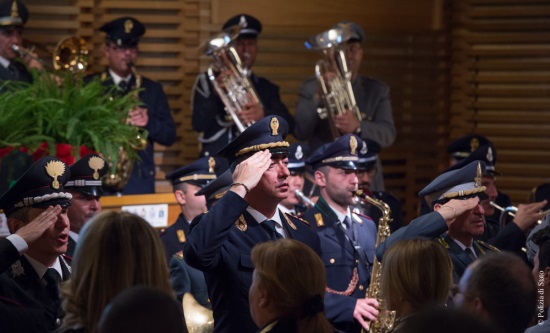 esibizione banda polizia