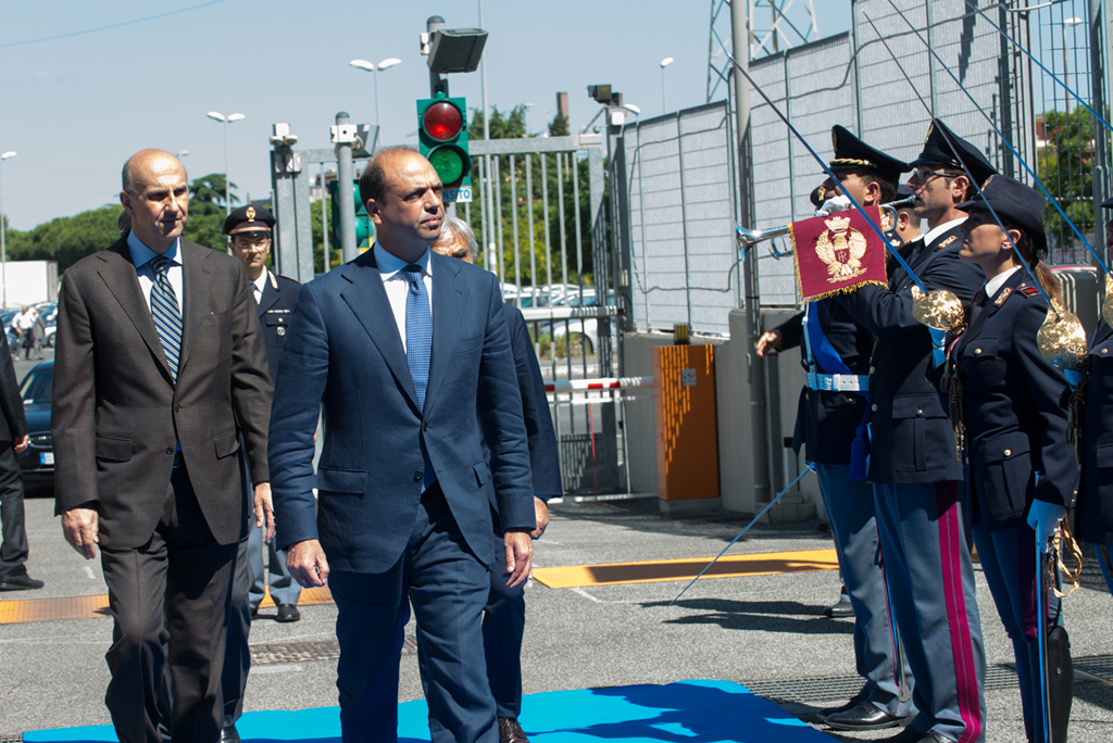 Il ministro dell'Interno Angelino Alfano con il capo della Polizia Alessandro Pansa