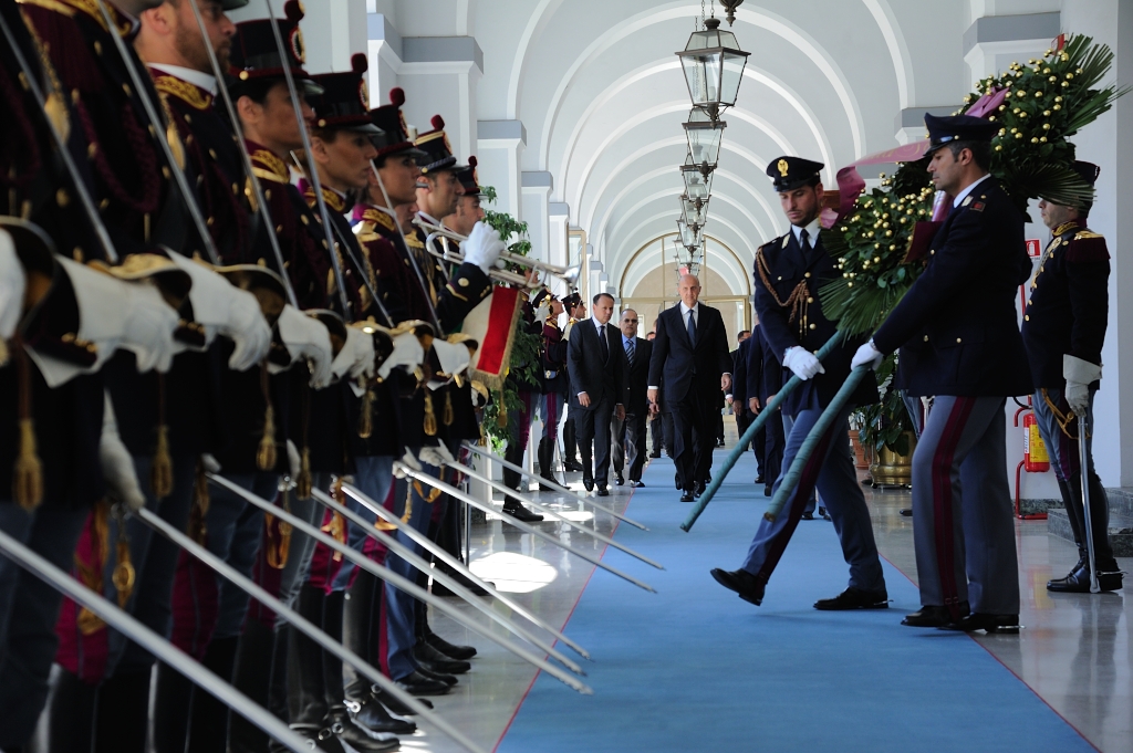 Deposizione corona al sacrario della Polizia di Stato durante l'insediamento del capo della Polizia Alessandro Pansa